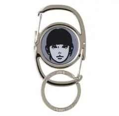 Kyne Carabiner on air