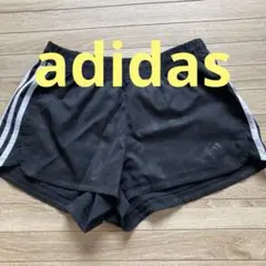 adidas ブラック ショートパンツ ストライプ