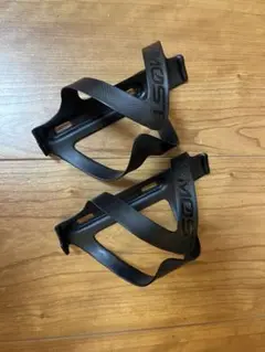 MOST カーボン製ボトルゲージ　2個セット MOST BOTTLE & BOTTLE CAGE | ピナレロジャパン オフィシャルサイト