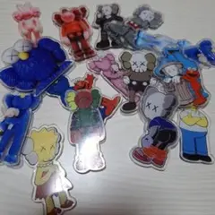 Kawsキャラクターアクリル