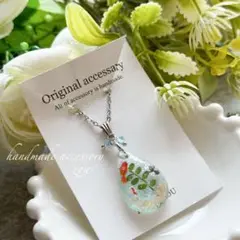 ☆sale☆金魚が泳ぐ水中レジン雫ネックレス