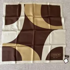 【汚れあり】未使用　COACH 幾何学模様 スカーフ　ブラウン　ベージュ　シルク