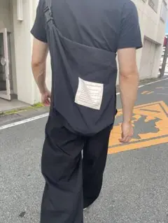 黒 ナイロン スリングバッグ
