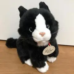 《美品》Hamleys ハチワレ猫 ぬいぐるみ（黒、白）