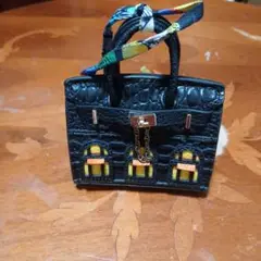 可愛い!ミニハンドバッグ 黒 カラフルポケット　チャ-ム