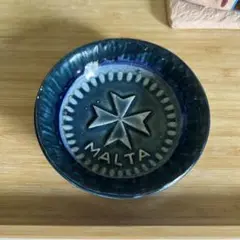 BRISTOW MALTA 青い陶器の皿 マルタ十字
