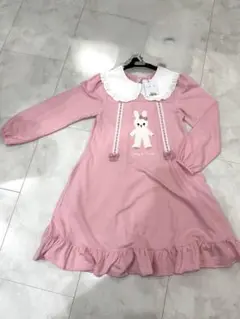 Item thumbnail for item 89785916-1980-431f-ac5c-acf0218a32f2