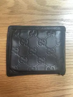 Gucci レザー二つ折り財布　ネイビー