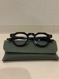 Item thumbnail for item e60def7f-ab0e-4d98-a3cc-1a48c8699dc2