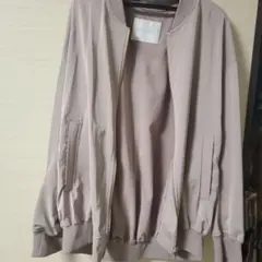 リヴドロワ極美品サテンライトブルゾンベージュ