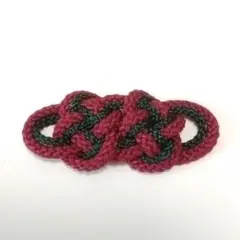 エンジと深緑のあわじ結び帯留め ※ハンドメイド