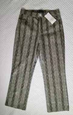 新品タグ付き　ZARA ヘビ柄パンツ 　パイソン柄パンツ　Lサイズ
