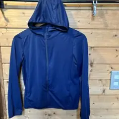 UNIQLO UVカット フルジッパーパーカー 140