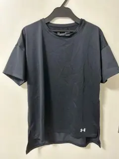 アンダーアーマー　メンズ　Tシャツ　黒T
