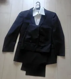 MALE&Co. メンズ用スーツ セットアップ＆ネクタイ