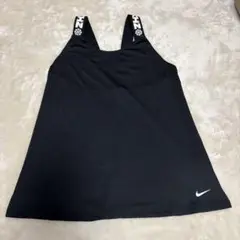 Nike ブラック タンクトップ