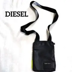 ディーゼル　ショルダーバッグ　サコッシュ　ファスナー　ロゴプレート　斜めがけ　黒