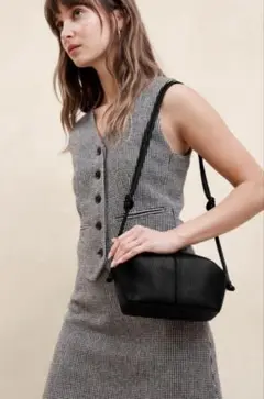 BANANA REPUBLIC FACTORY STOREヴィーガンレザーバッグ