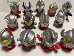 ウルトラマンシリーズ　指人形　13体