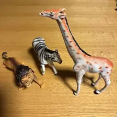 動物フィギュア 3体セット (ライオン、シマウマ、キリン)