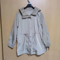 GU ベージュ マウンテンパーカー フード付き ゆったり　軽量