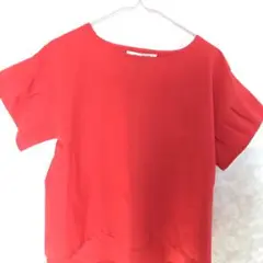 メルローズ　赤ブラウス