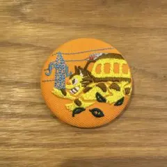 となりのトトロ　刺繍ブローチ　ネコバス