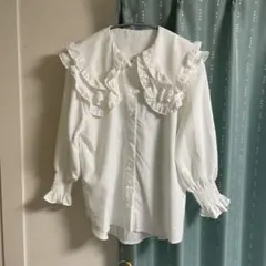フリル付きホワイトシャツ 長袖