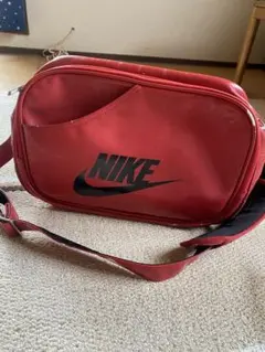 NIKE エナメルショルダーバック M