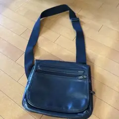 TUMI ブラック ショルダーバッグ