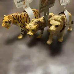 ダイソー　動物フィギュア　3体　ライオン　ヒョウ　トラ