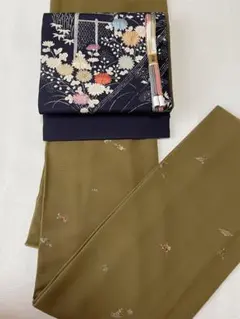 【SALE!】総刺繍 飛び柄小紋 ちりめん正絹 ☆ オリーブ色