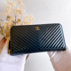 ✨展示品✨シャネル Vステッチ エナメル 長財布 ネイビーブルー