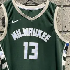NIKE × MILWAUKEE