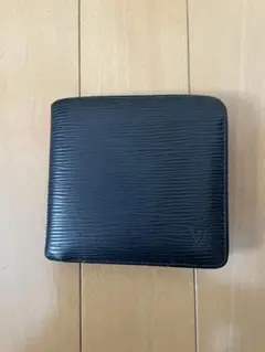 LOUIS VUITTON 二つ折り財布　ブラック　エピ