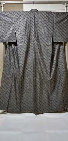 【 未使用品 】伝統的工芸品 本場奄美大島紬 しつけ付き着物