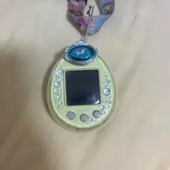 たまごっちピース　TamagotchiP's 動作確認済　たまデコピアス付き