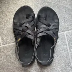 Teva ブラック クロスストラップ サンダル