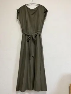 美品　夏用オリーブ色ノースリーブワンピース