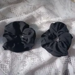 黒のシュシュ 2個セット