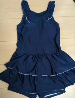 ☆ネイビー水着 150cmツーピース　フリル　パット付☆