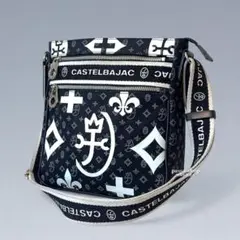 カステルバジャック ショルダーバッグ 斜めがけ サコッシュ モノグラム 総柄 黒