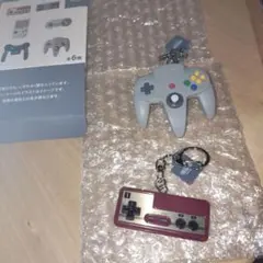 ニンテンドーミュージアム　ファミコン　キーホルダー　64 ミニ　ゲームハード