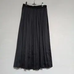 【ユニクロ】黒のプリーツスカート