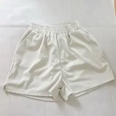 レディース カジュアル　ショートパンツ　コーデュロイ　可愛い　白