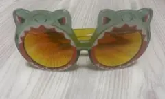 ユニバサングラス