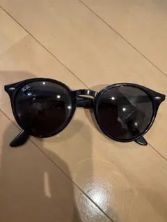 Ray-Ban ブラック ラウンドサングラス
