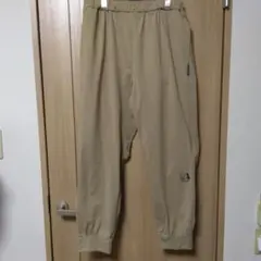ドラッグストアーズ ブタ×ペンギン ベージュ ジョガーパンツ