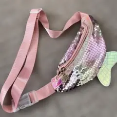 おさかな型ボディバッグ　ピンク色　スパンコール