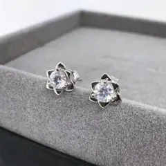 a203【高品質✨】一粒ダイヤ 薔薇ピアス シルバー 銀 花言葉 バラ おしゃれ